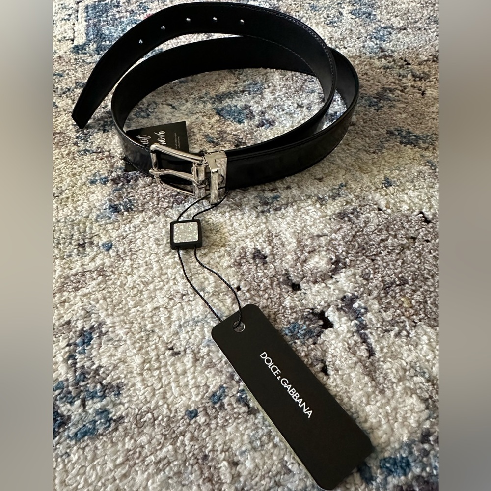 (NWT) Men’s Dolce & Gabbana Logo Engraved Black Leather Belt